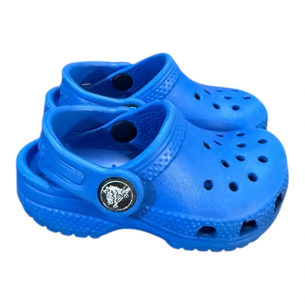 Crocs Classic Clogs Children’s Size 4 Vibrant Blue